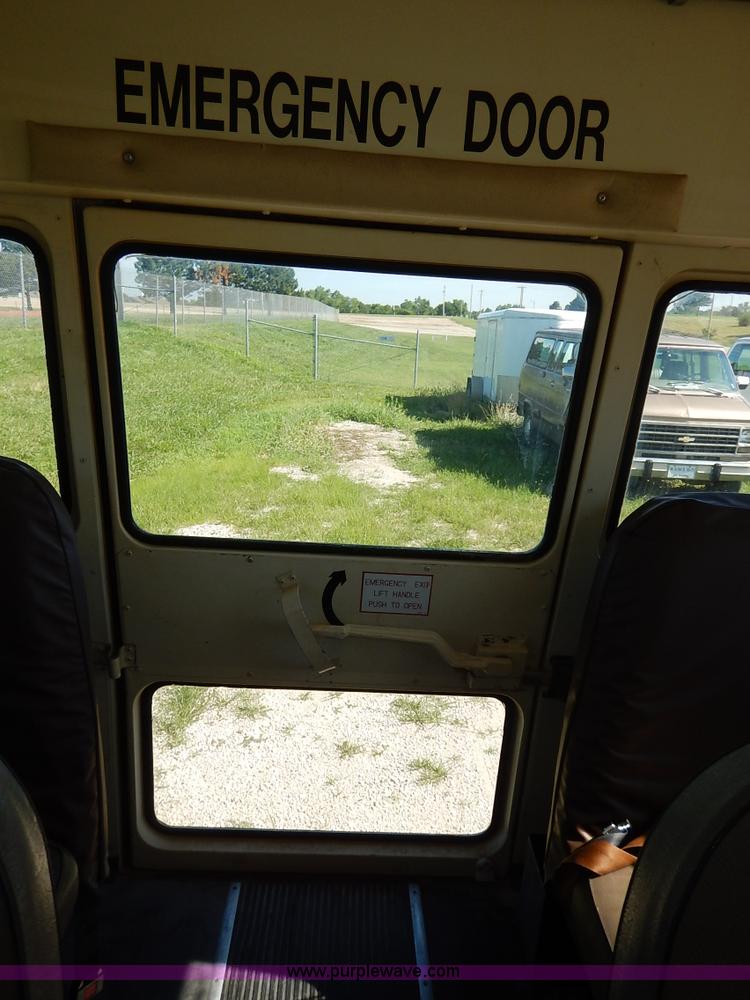 image for item J3752 1992 GMC Vandura G3500 bus