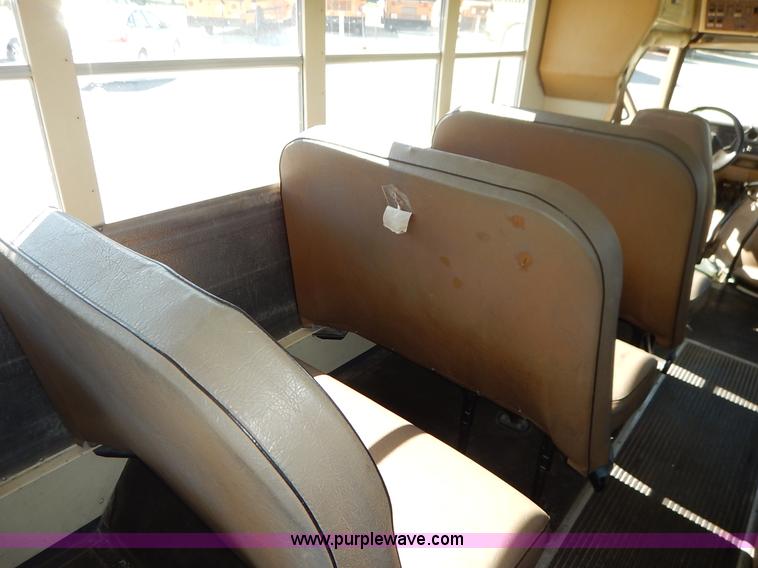 image for item J3752 1992 GMC Vandura G3500 bus