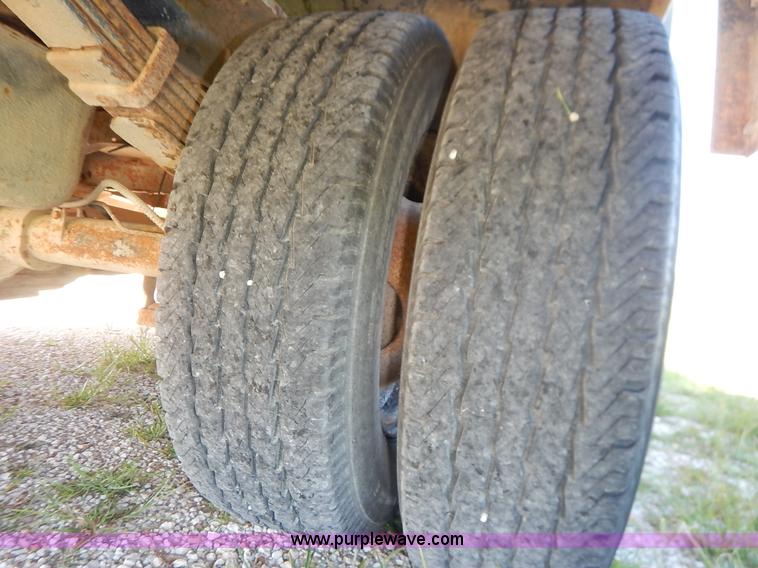 image for item J3752 1992 GMC Vandura G3500 bus