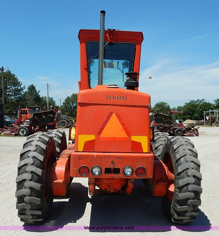 image for item J3756 1983 John Deere 570A motor grader