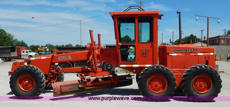 image for item J3756 1983 John Deere 570A motor grader