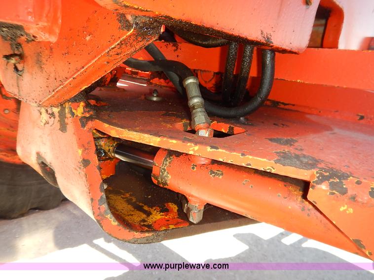 image for item J3756 1983 John Deere 570A motor grader