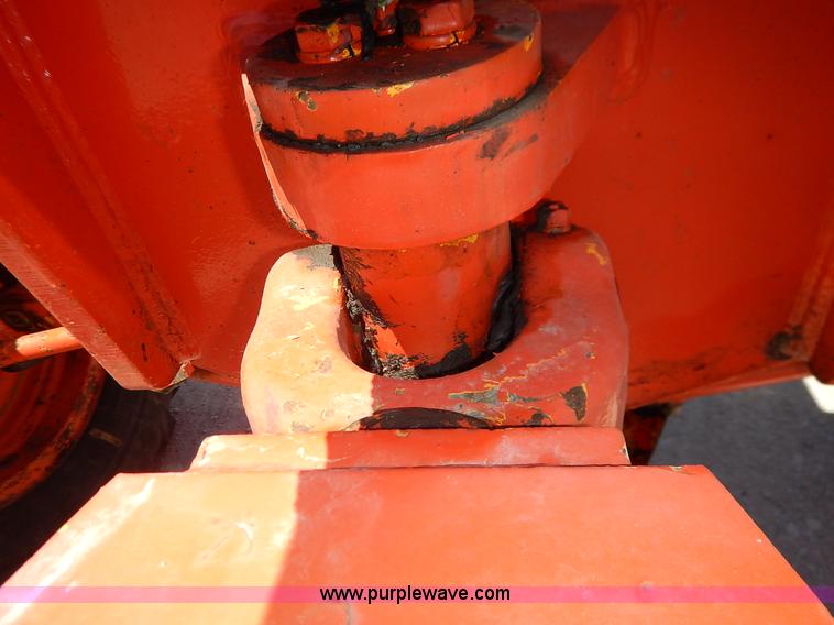 image for item J3756 1983 John Deere 570A motor grader