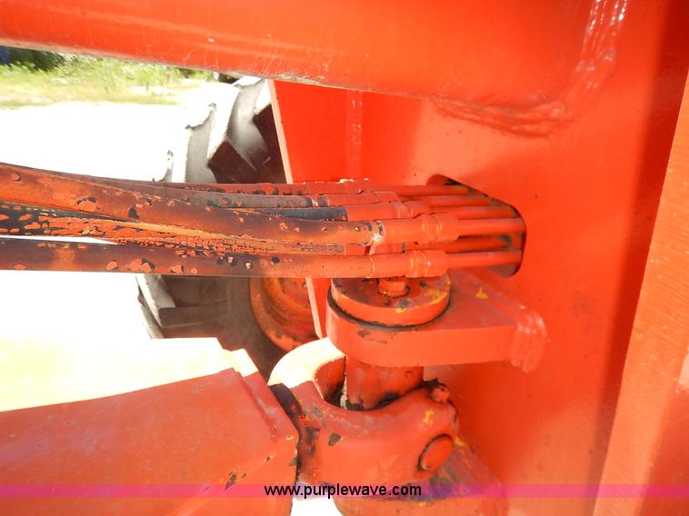 image for item J3756 1983 John Deere 570A motor grader