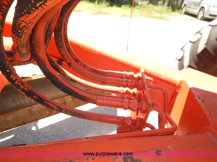 image for item J3756 1983 John Deere 570A motor grader