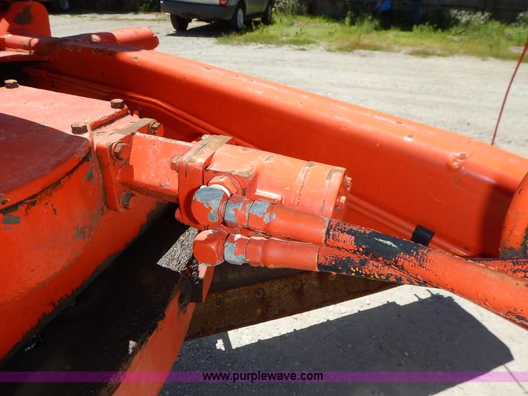 image for item J3756 1983 John Deere 570A motor grader