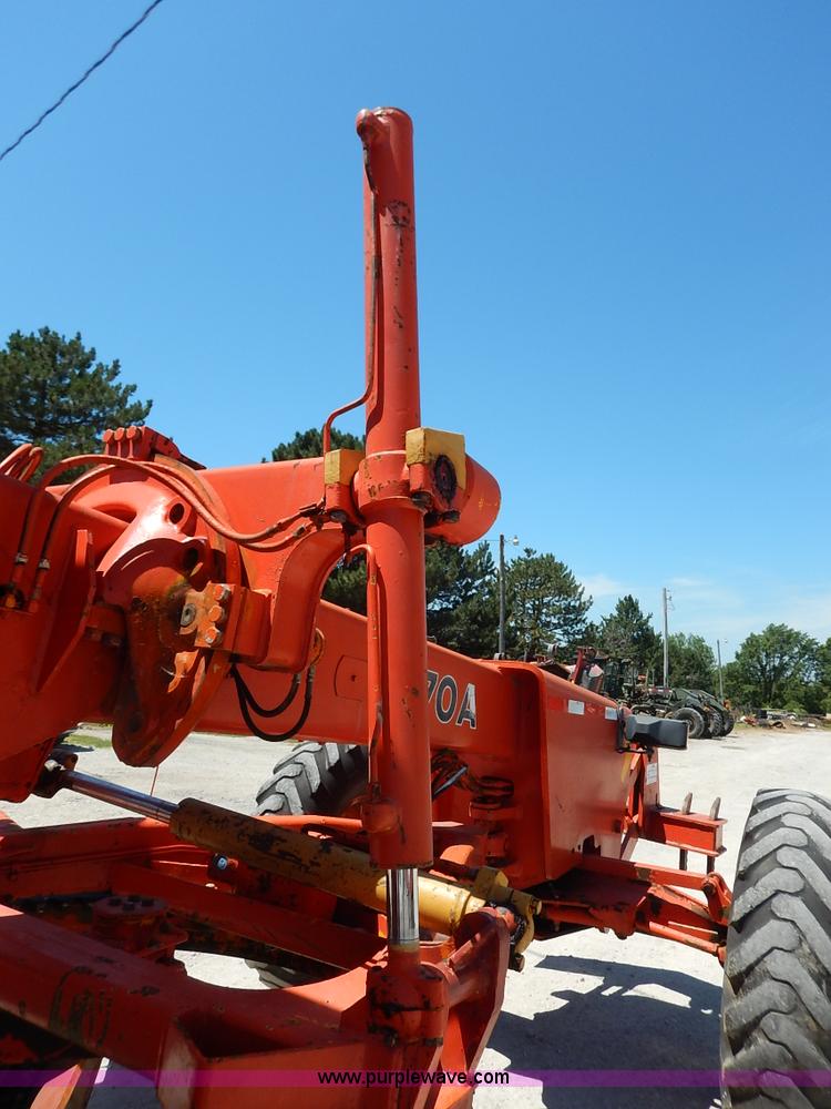 image for item J3756 1983 John Deere 570A motor grader