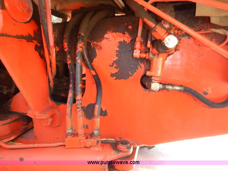 image for item J3756 1983 John Deere 570A motor grader