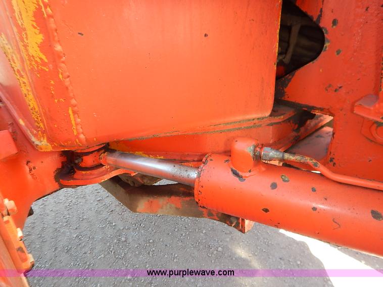 image for item J3756 1983 John Deere 570A motor grader