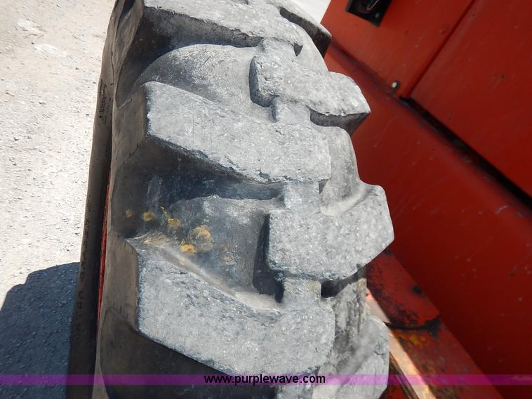 image for item J3756 1983 John Deere 570A motor grader