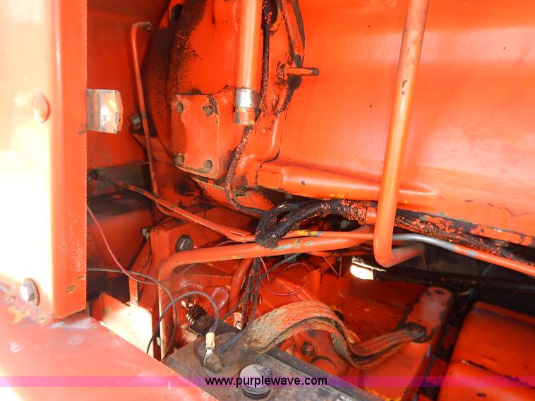 image for item J3756 1983 John Deere 570A motor grader