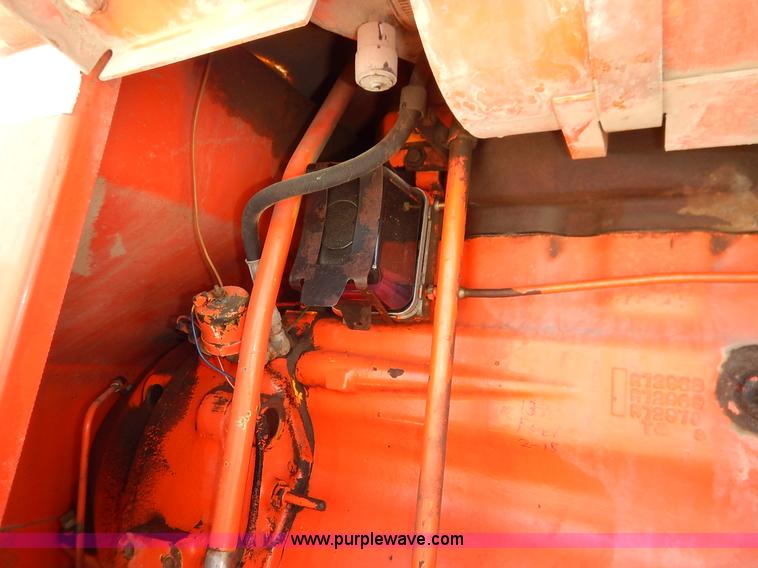 image for item J3756 1983 John Deere 570A motor grader