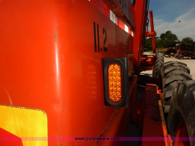 image for item J3756 1983 John Deere 570A motor grader