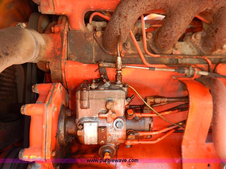 image for item J3756 1983 John Deere 570A motor grader
