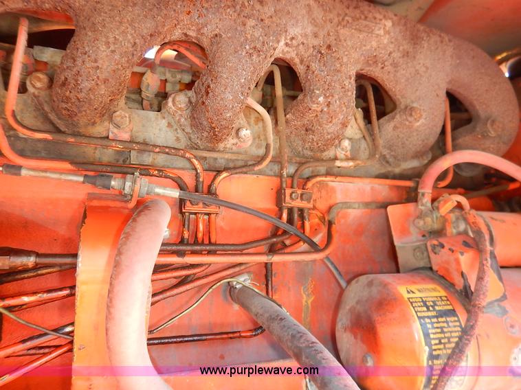 image for item J3756 1983 John Deere 570A motor grader