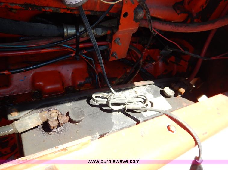 image for item J3756 1983 John Deere 570A motor grader