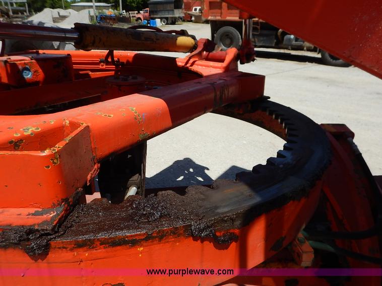 image for item J3756 1983 John Deere 570A motor grader