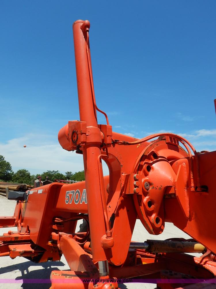 image for item J3756 1983 John Deere 570A motor grader