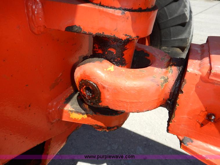 image for item J3756 1983 John Deere 570A motor grader