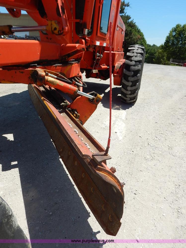 image for item J3756 1983 John Deere 570A motor grader