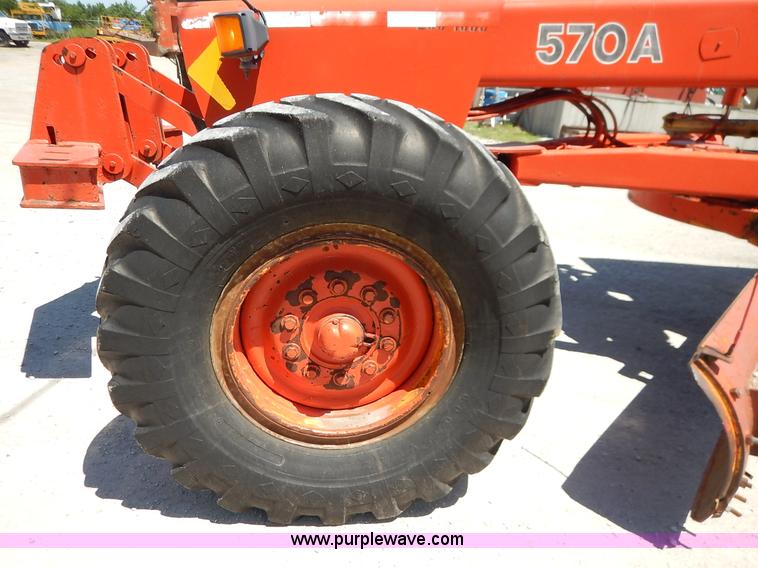 image for item J3756 1983 John Deere 570A motor grader