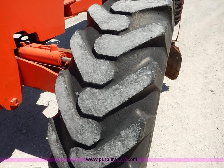 image for item J3756 1983 John Deere 570A motor grader