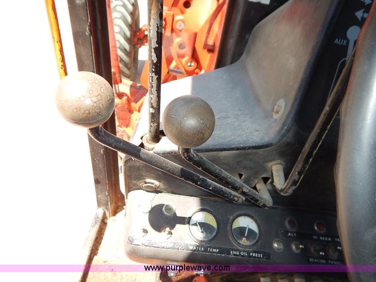 image for item J3756 1983 John Deere 570A motor grader