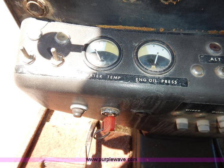 image for item J3756 1983 John Deere 570A motor grader