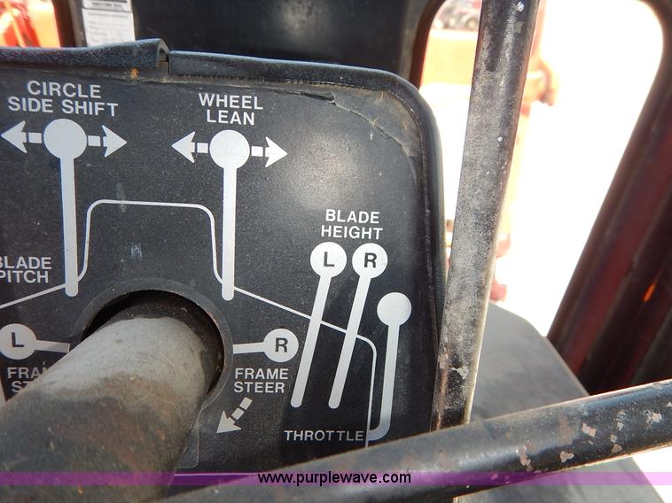 image for item J3756 1983 John Deere 570A motor grader