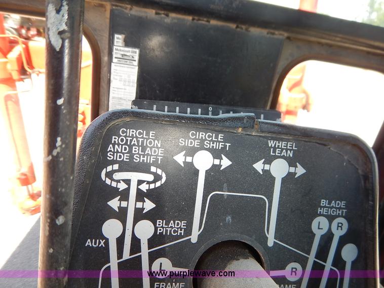 image for item J3756 1983 John Deere 570A motor grader