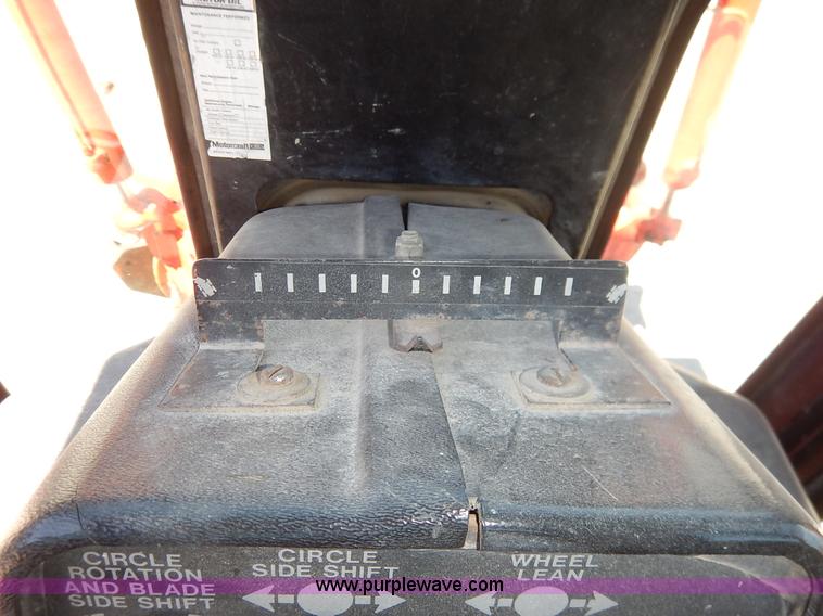 image for item J3756 1983 John Deere 570A motor grader