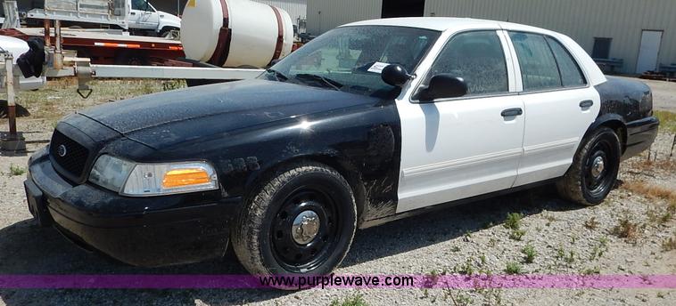image for item J3762 2010 Ford Crown Victoria Police Interceptor