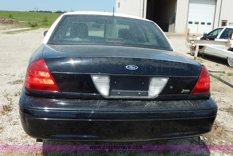 image for item J3762 2010 Ford Crown Victoria Police Interceptor