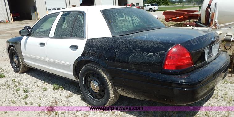 image for item J3762 2010 Ford Crown Victoria Police Interceptor