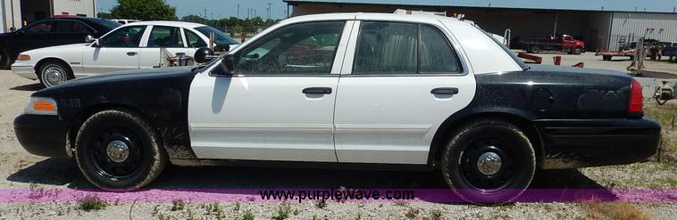 image for item J3762 2010 Ford Crown Victoria Police Interceptor