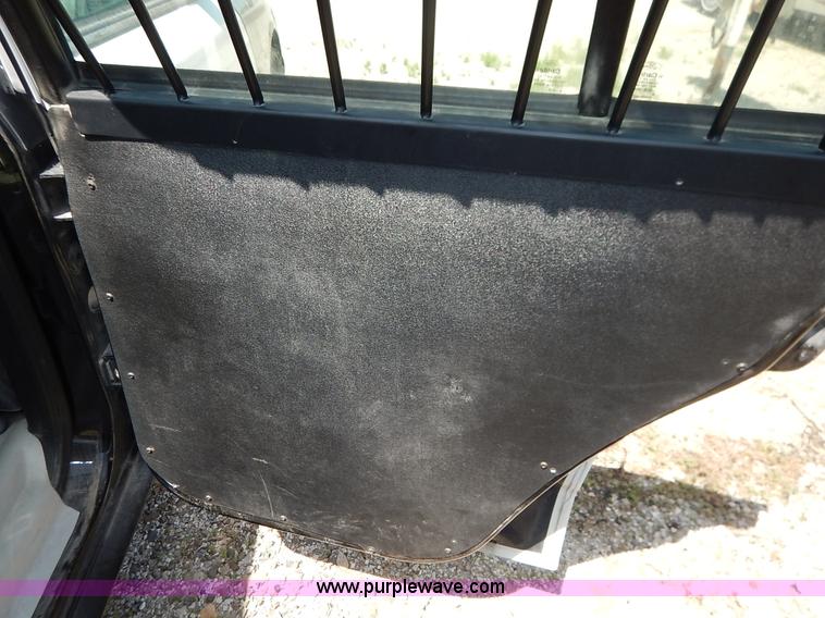 image for item J3762 2010 Ford Crown Victoria Police Interceptor