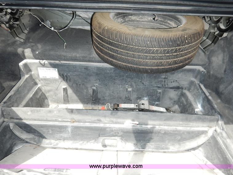 image for item J3762 2010 Ford Crown Victoria Police Interceptor