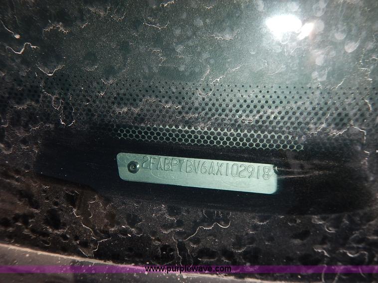 image for item J3762 2010 Ford Crown Victoria Police Interceptor