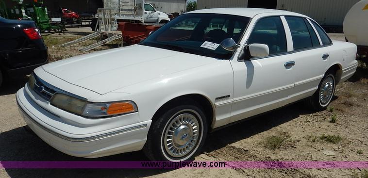image for item J3768 1995 Ford Crown Victoria Police Interceptor