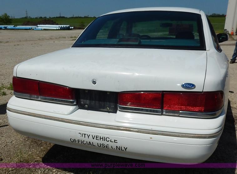image for item J3768 1995 Ford Crown Victoria Police Interceptor