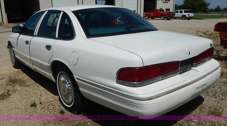 image for item J3768 1995 Ford Crown Victoria Police Interceptor