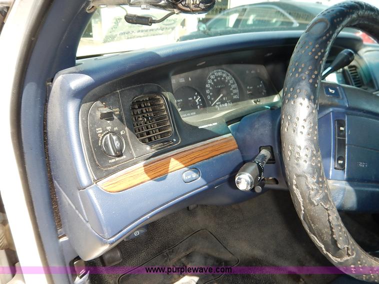 image for item J3768 1995 Ford Crown Victoria Police Interceptor