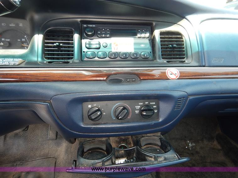 image for item J3768 1995 Ford Crown Victoria Police Interceptor