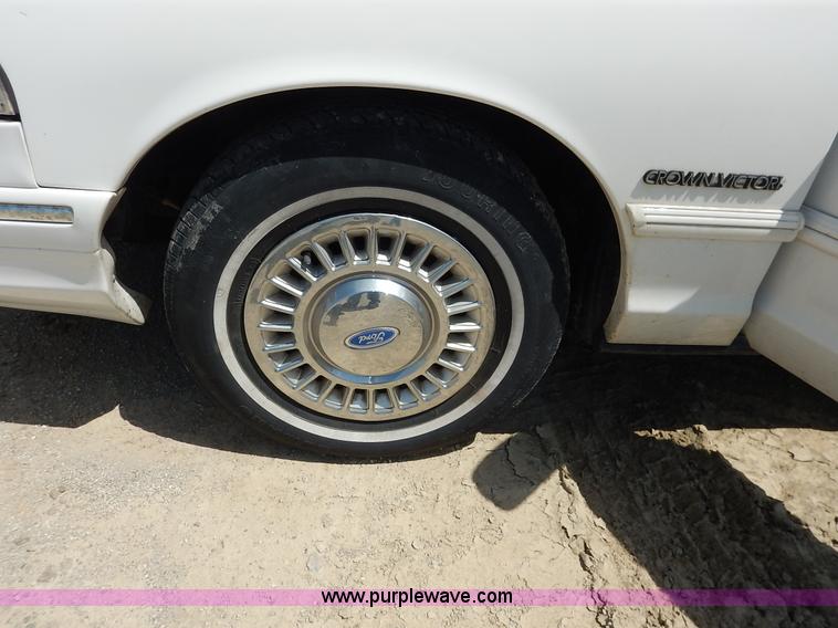 image for item J3768 1995 Ford Crown Victoria Police Interceptor