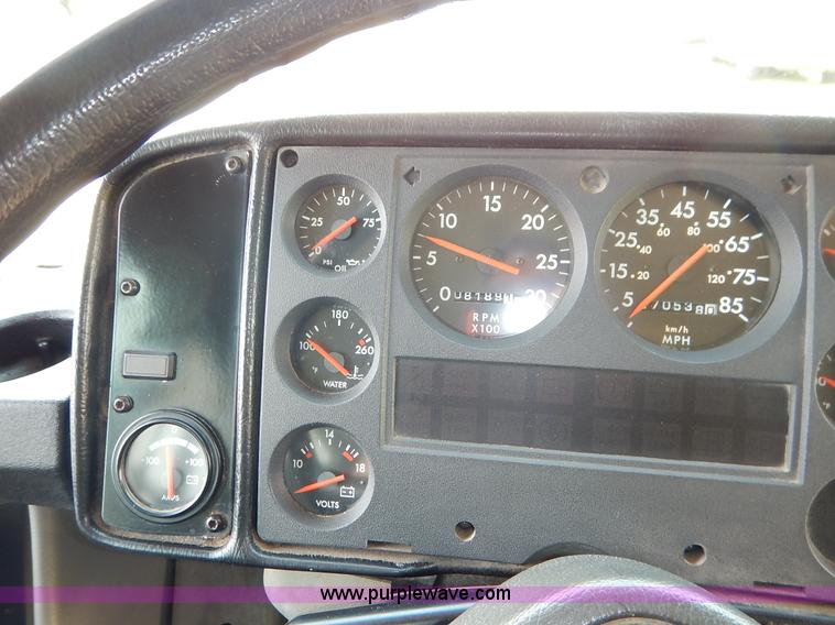 image for item J3807 2002 Thomas Built FS65 school bus