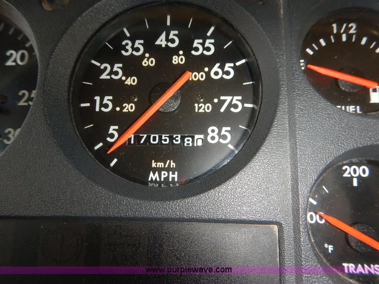 image for item J3807 2002 Thomas Built FS65 school bus