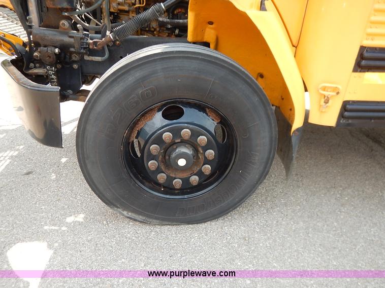 image for item J3807 2002 Thomas Built FS65 school bus