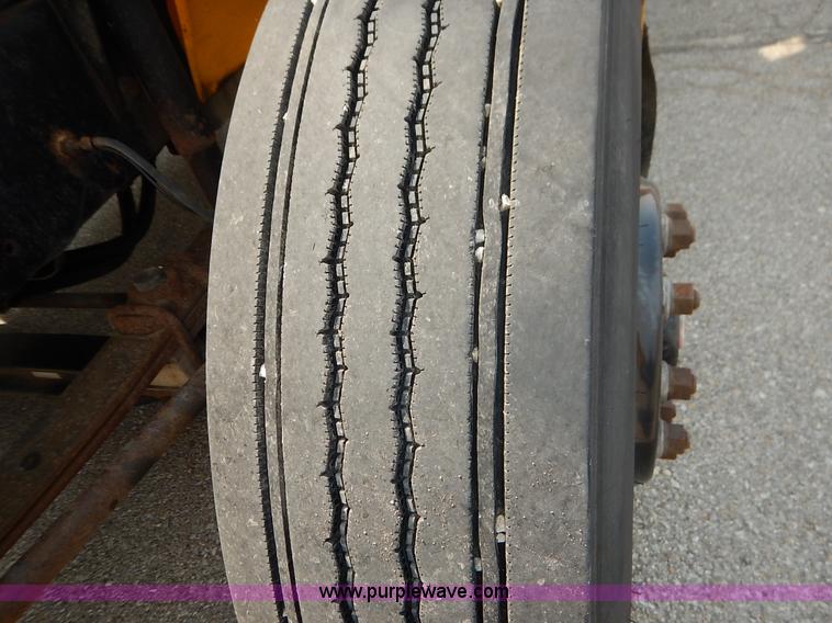 image for item J3807 2002 Thomas Built FS65 school bus