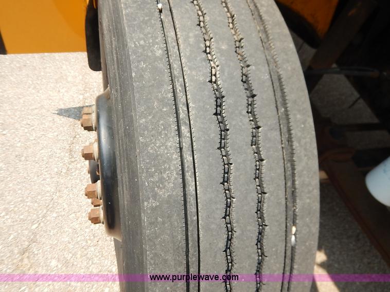 image for item J3807 2002 Thomas Built FS65 school bus