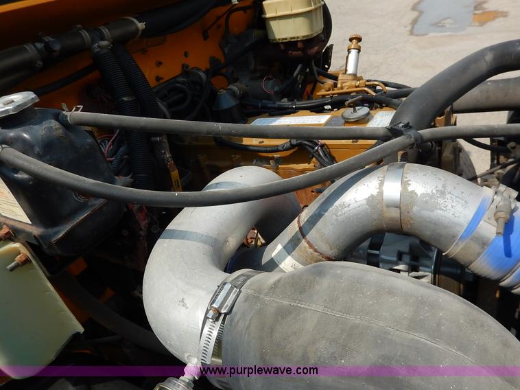 image for item J3807 2002 Thomas Built FS65 school bus